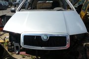 Skoda Fabia 99-07 капот бампер дверь фара Фабія